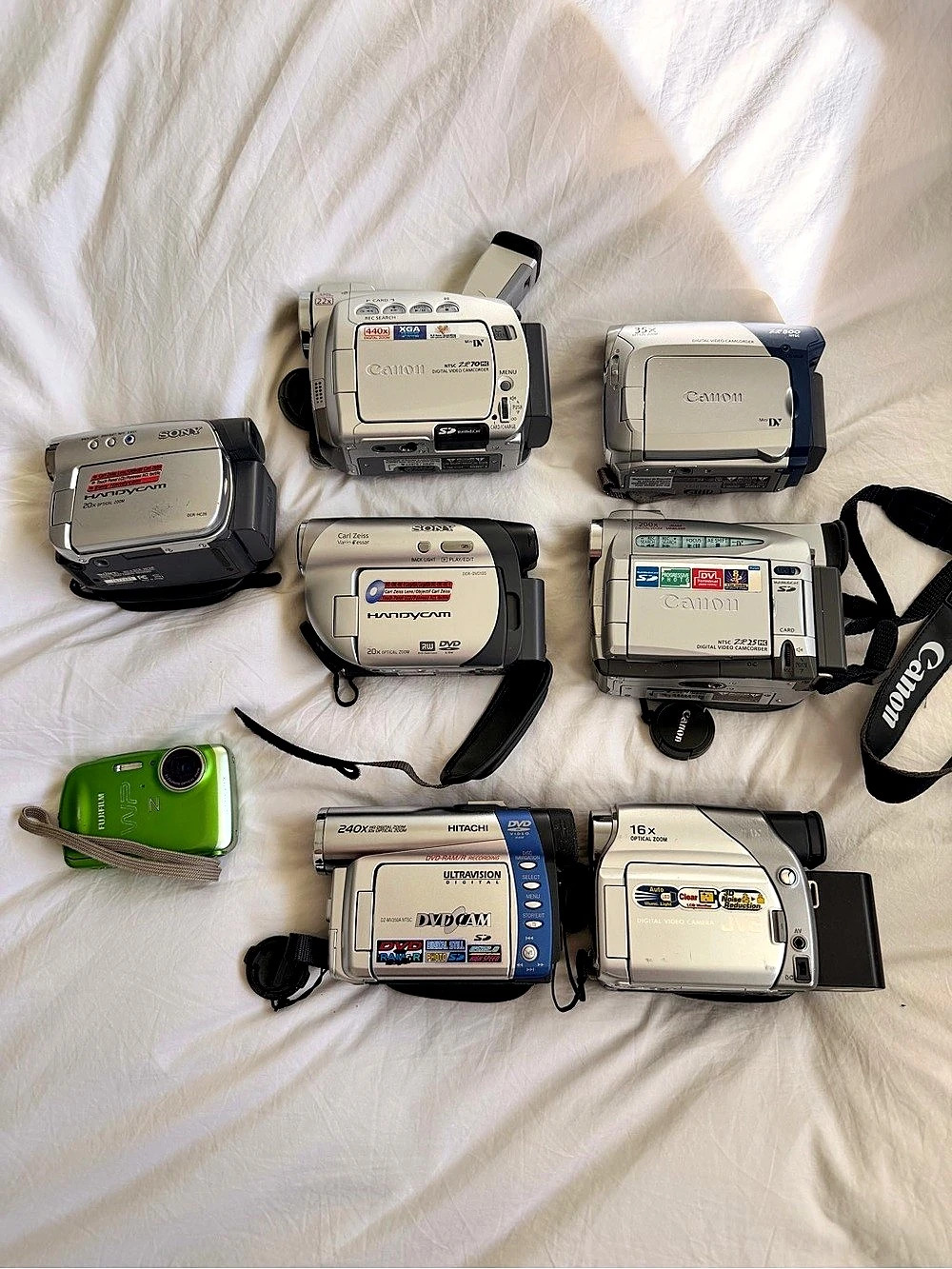 Mixed brands Digital Camera and Camcorder Lot